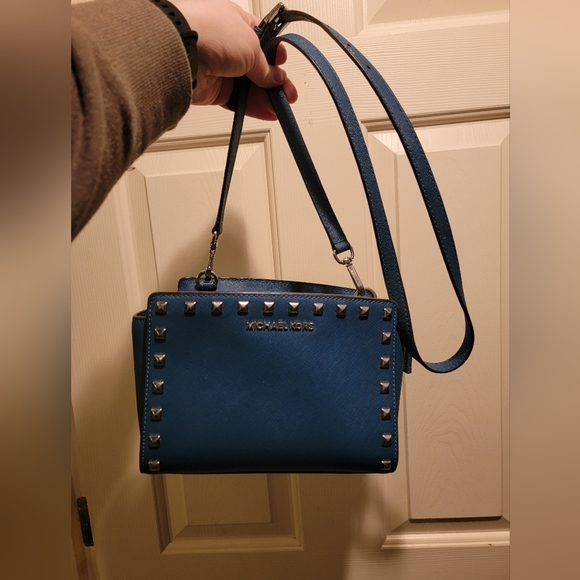 Blue studded Michael Kors CrossBody - Picture 3 of 3